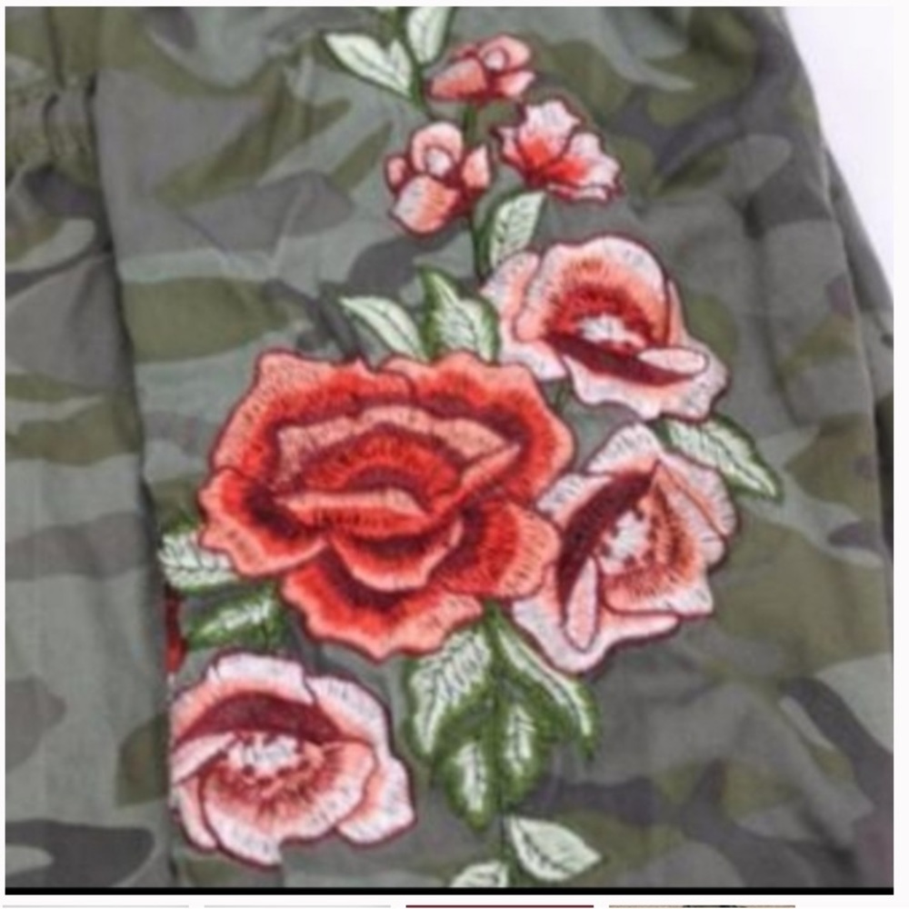 Knox Rose camouflage and floral embroidery light weight anorak jacket small - Picture 5 of 5